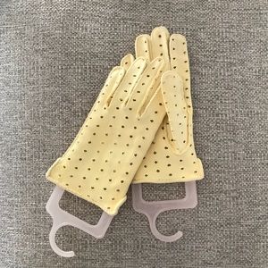 Vintage Pale Yellow Gloves